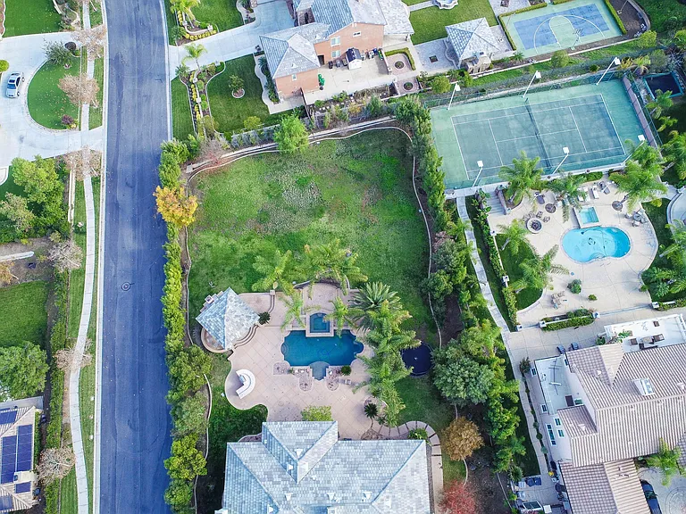 4215 Jameson Cir — Photo 14
