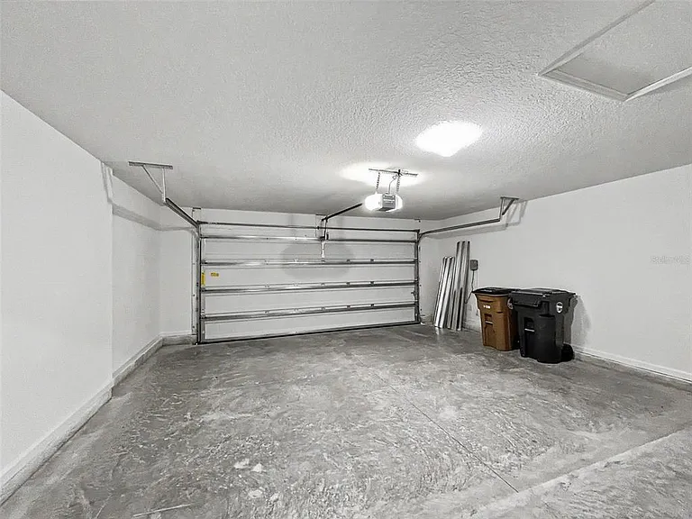 55 Signet Cir — Photo 17