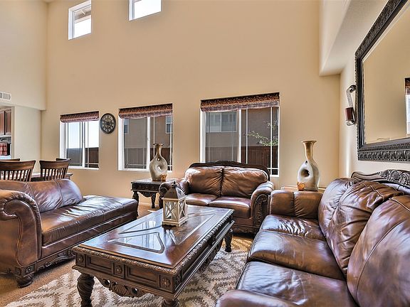 5th image of 634 Edgewater Dr