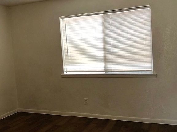 2nd image of 1000 Harley Dr