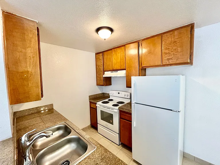 3917 Spring Dr #5 — Photo 5