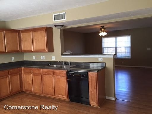 2nd image of 367 Arapaho Dr