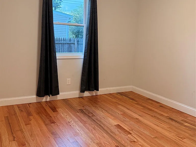 43 Lakewood Ave — Photo 6