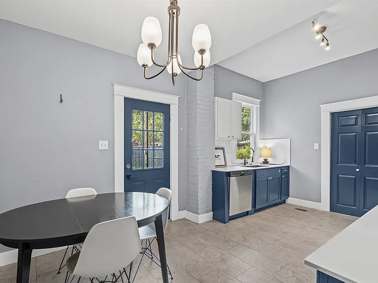 301 S Edgefield Ave — Photo 22