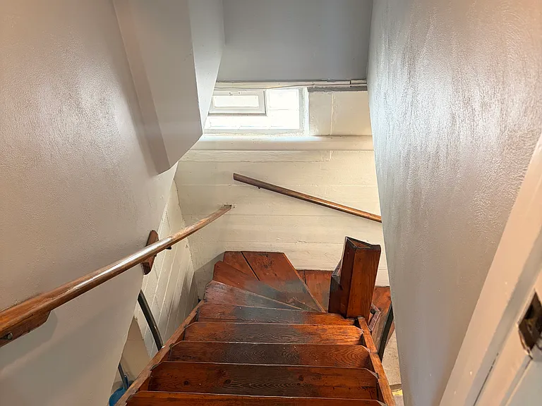 stairs down to basement