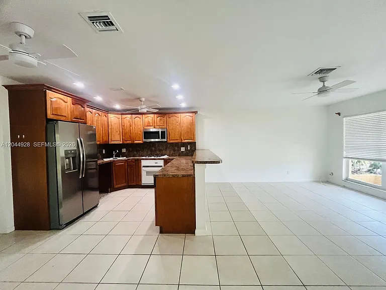 1061 NE 26th Ave #1061 — Photo 7