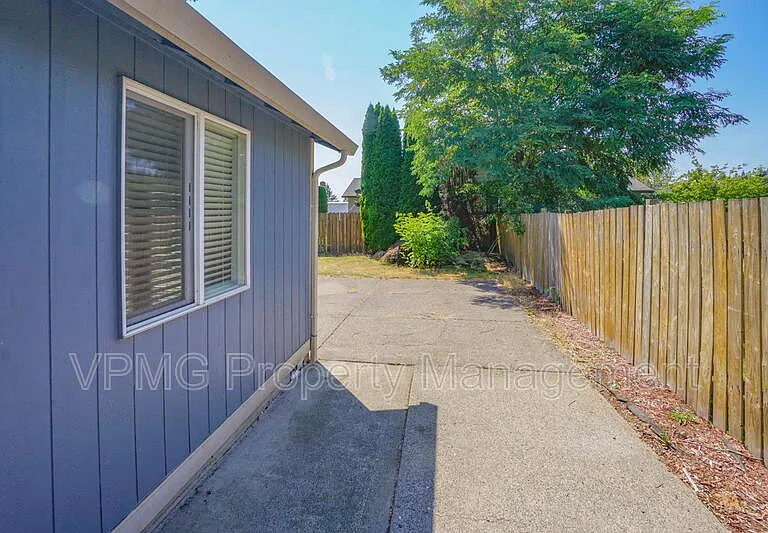 7602 NE 159th Ave — Photo 25