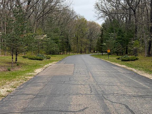 3rd image of Wildwood Dr #9