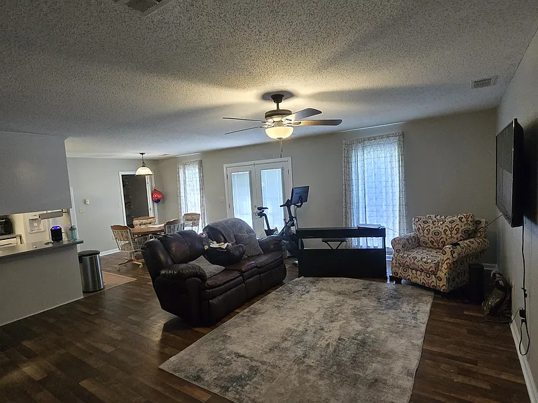 69 Rachel Ave — Photo 2