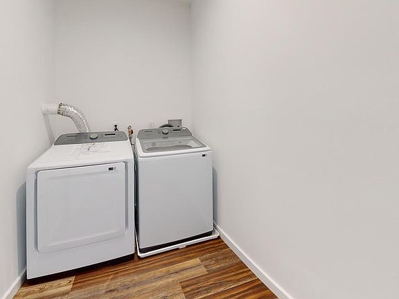 3rd image of 1831 N Marston St #1