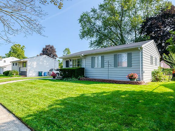 2nd image of 2821 Glenbrook Dr