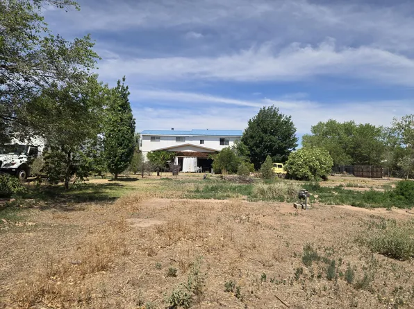 13 Whitehouse Rd, Los Lunas, NM 87031