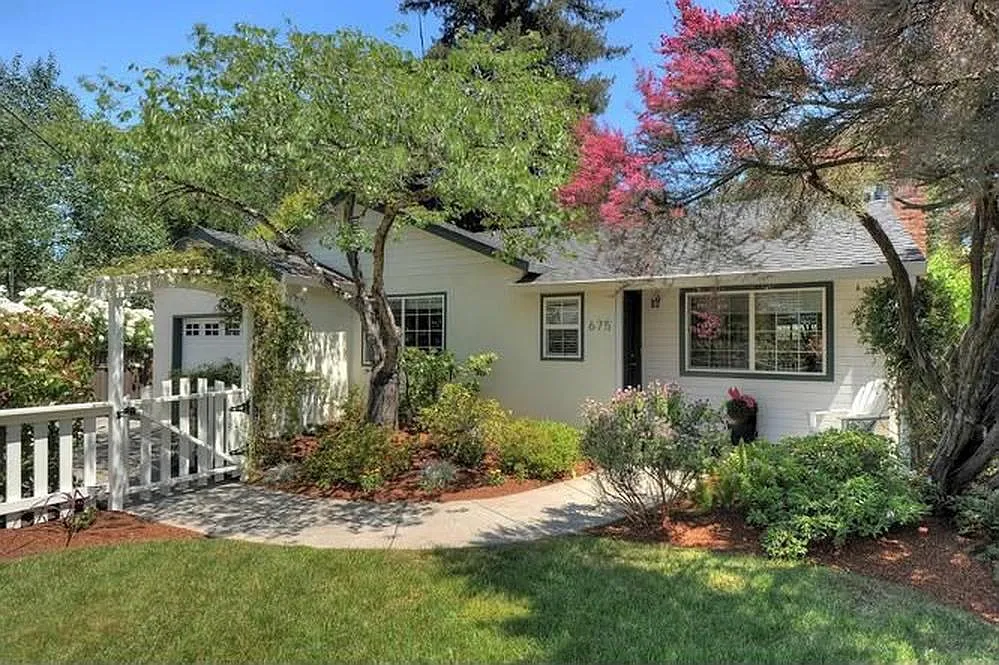 3 bed, 1400 sqft, $8,000 — Photo 1