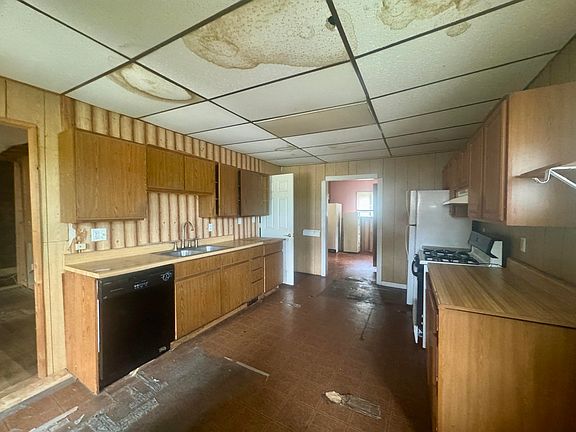 3rd image of 515 E North St