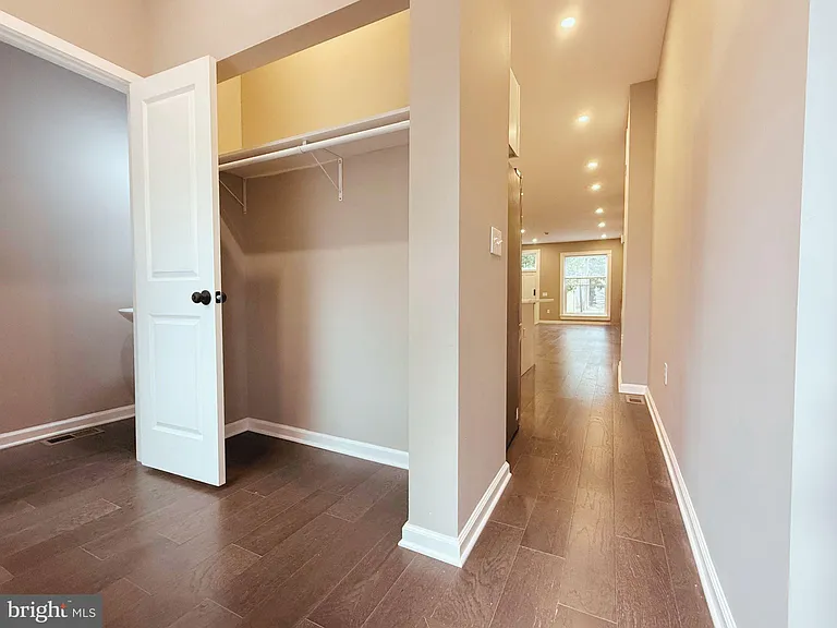 715 N Patterson Park Ave — Photo 7