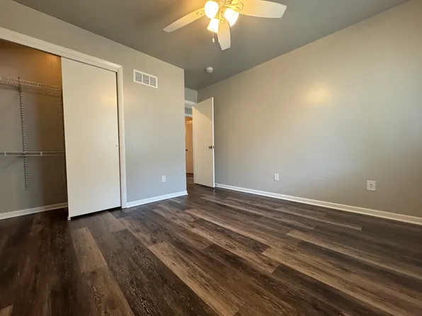 18 Jackson Pl #18, Oswego, IL 60543