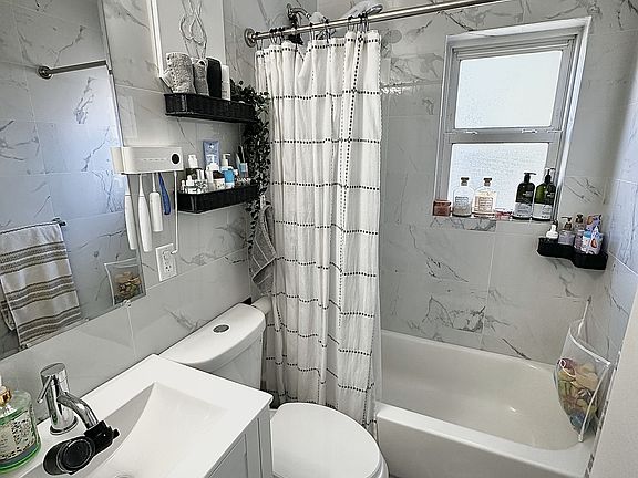 4th image of 2667 E 26th St