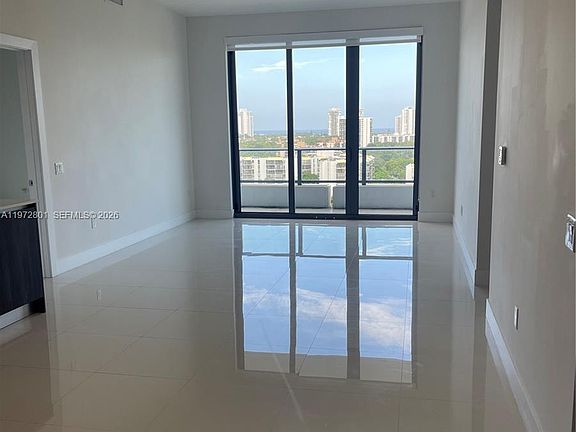 5th image of 2960 NE 207th St #Penthouse 16