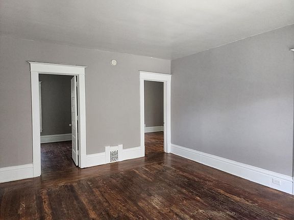 3rd image of 1011 Franklin St SE #2