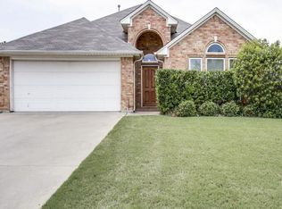 1000 Peebles Ct, Arlington, TX 76013