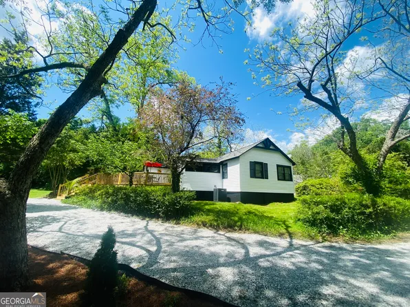 104 Nassau St, Toccoa, GA 30577