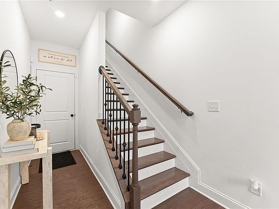 3rd image of 3943 Allegretto Cir SE