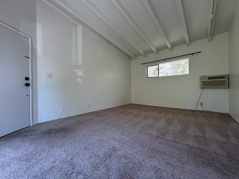 4418 Vantage Ave #3 — Photo 12