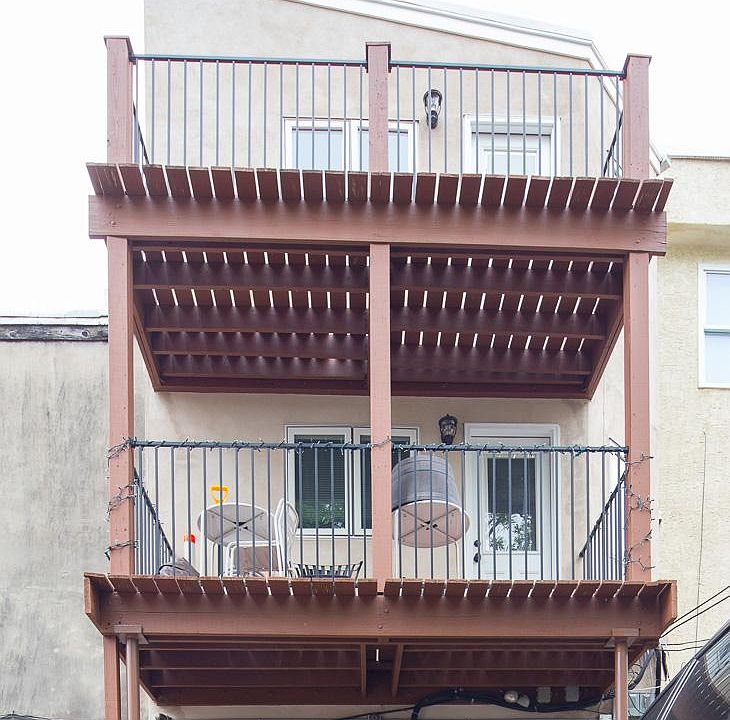 Top deck balcony