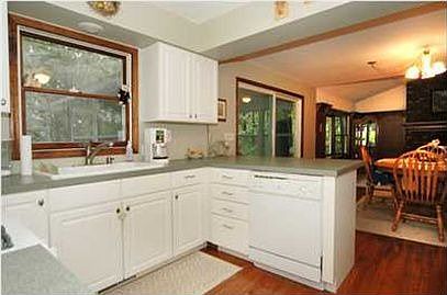 5th image of 2505 Northboro Ct NE