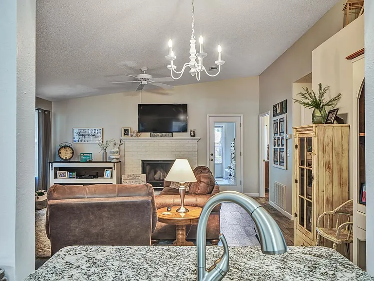 1696 Valparaiso Blvd — Photo 11