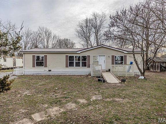 3rd image of 19456 Jewell Rd