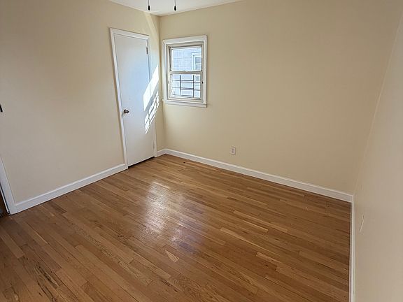 4th image of 9117 Grand Ave Floor 1