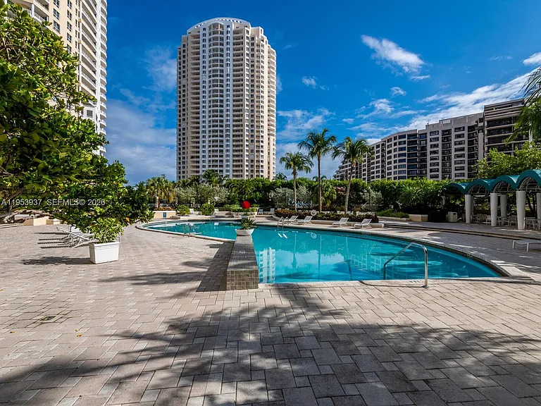 888 Brickell Key Dr #L10 — Photo 9