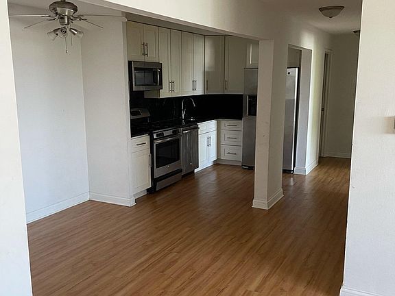 4th image of 415-5306 N Cumberland Ave #415