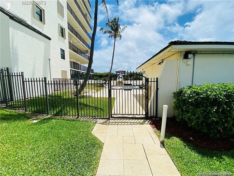 10044 S Ocean Dr #401 — Photo 42