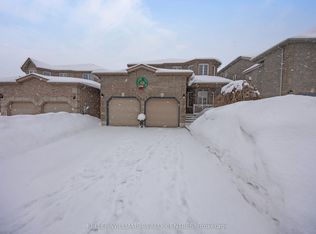 13 Surrey Dr, Barrie, ON L4M 0C5