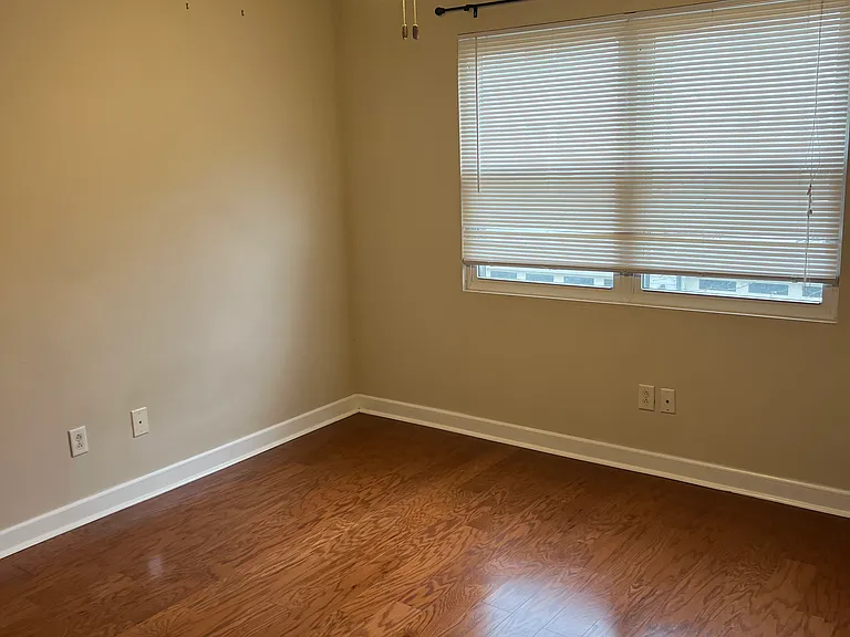 1508 Kenilworth Ave — Photo 9