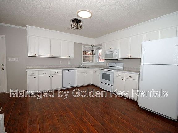 4th image of 1915 N Berkeley Blvd
