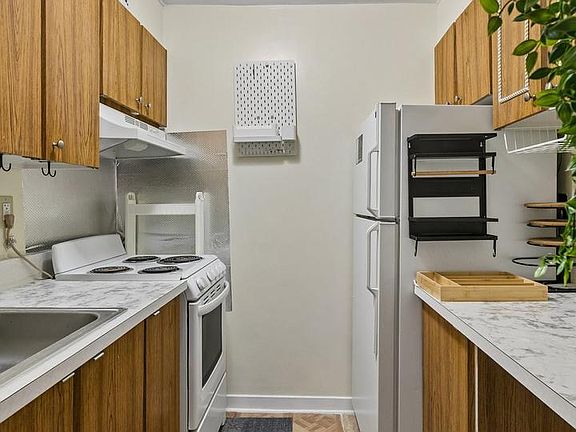 5th image of 226 W Rittenhouse Sq APT 1702