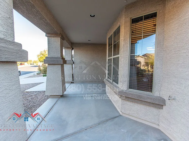 11751 W Daley Ln — Photo 6