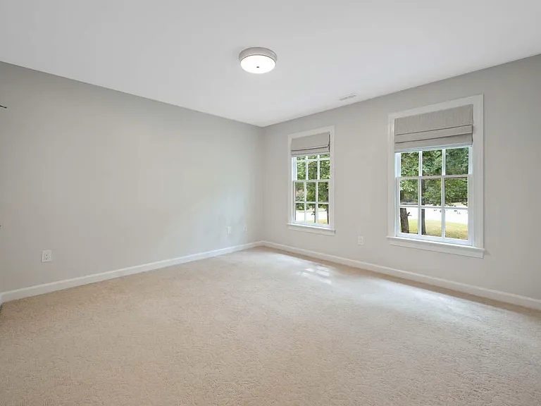 1202 Summerville Ln — Photo 34
