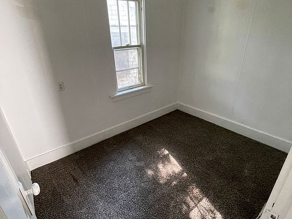 5th image of 2902 Peters Ave