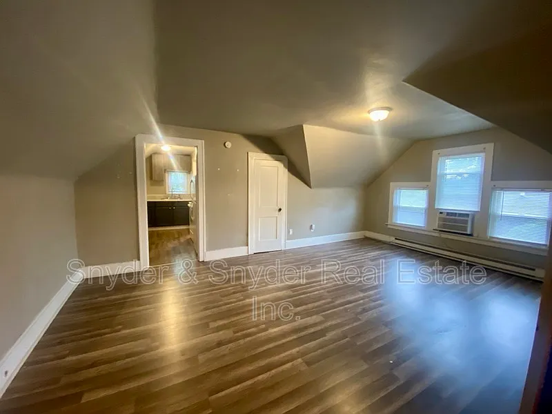 Building Photo - 438 Crestwood Ave #3