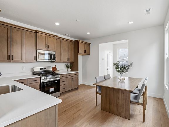 5th image of 11039 S Freestone Rd #129