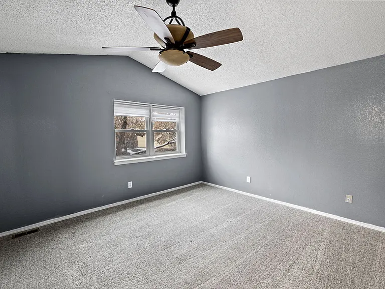 820 Spinner Ct — Photo 13