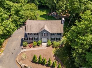 13A Pine St, Sandy Hook, CT 06482