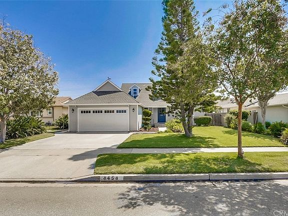 5th image of 8458 Phlox Dr