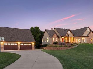 8370 Davis St, Loretto, MN 55357