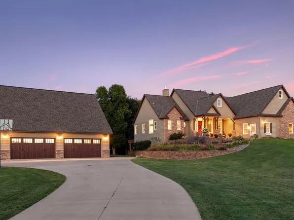 8370 Davis St, Loretto, MN 55357