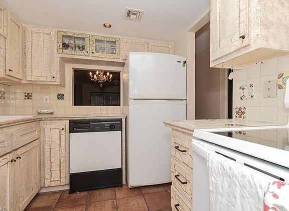 5th image of 250 7th Ave S APT 107